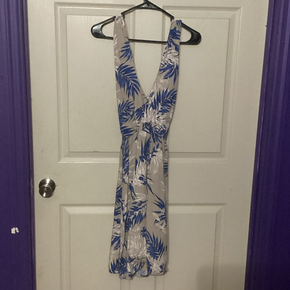 BCBGMaxAzria Blue and White Leaf Print Midi Dress - Picture 1 of 5